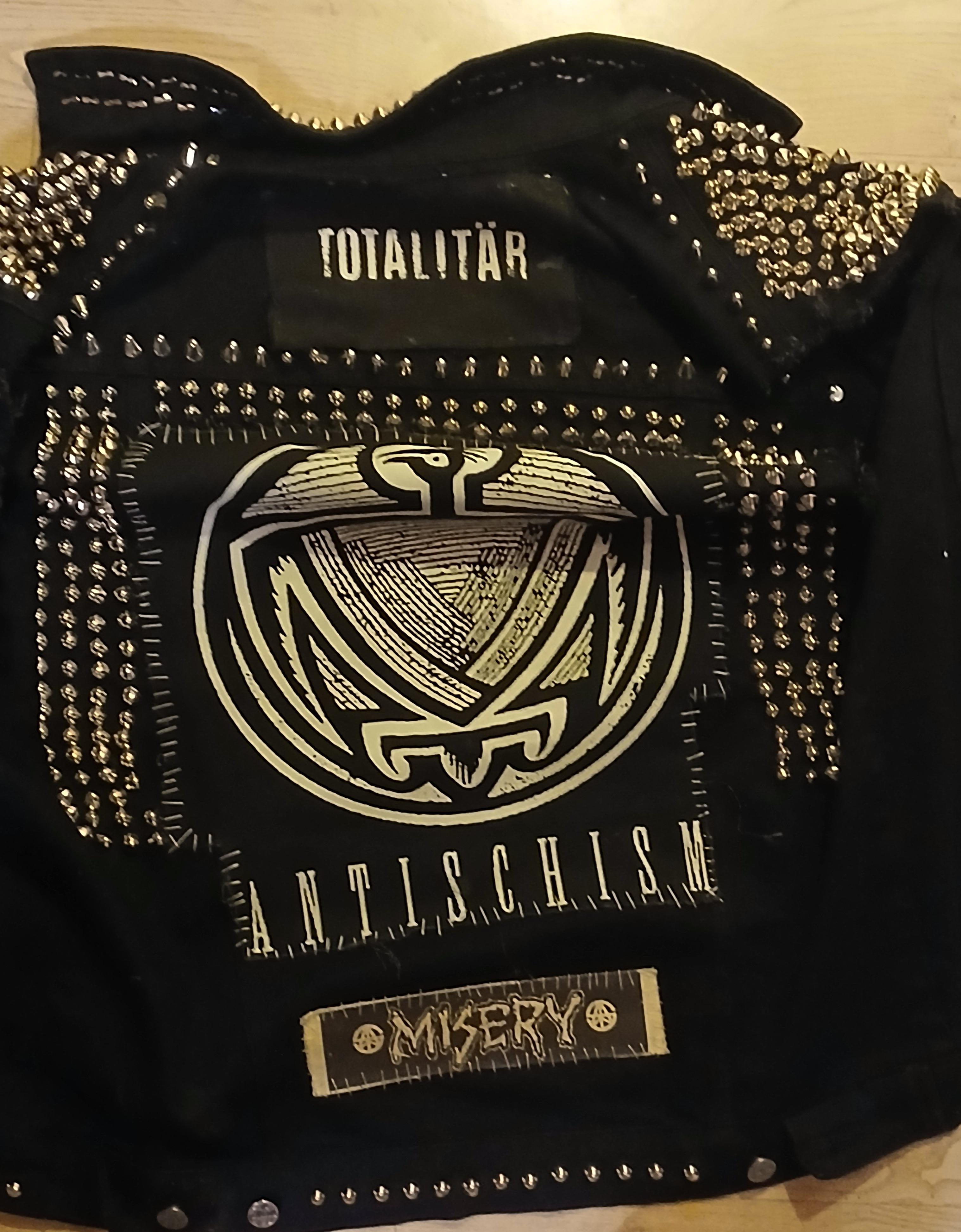 Misery, Totalitär, Antischism