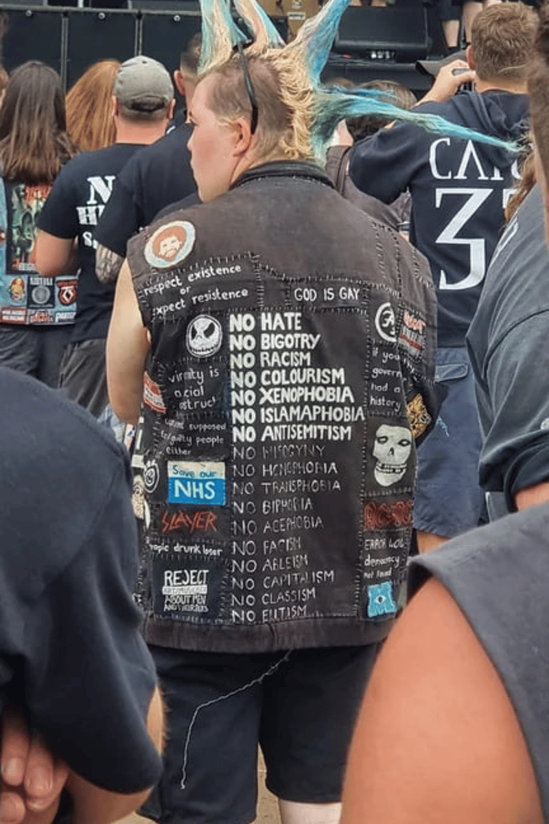Slayer, Misfits (logo visible)