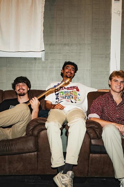 The Gringos, IDLY